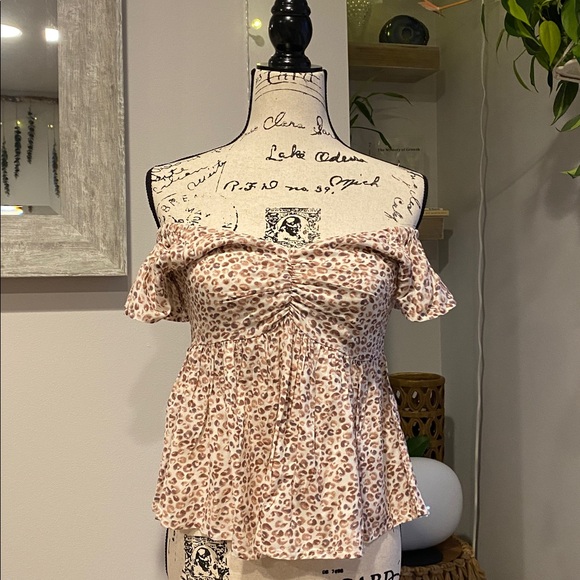 Animal Print Top - Picture 1 of 3